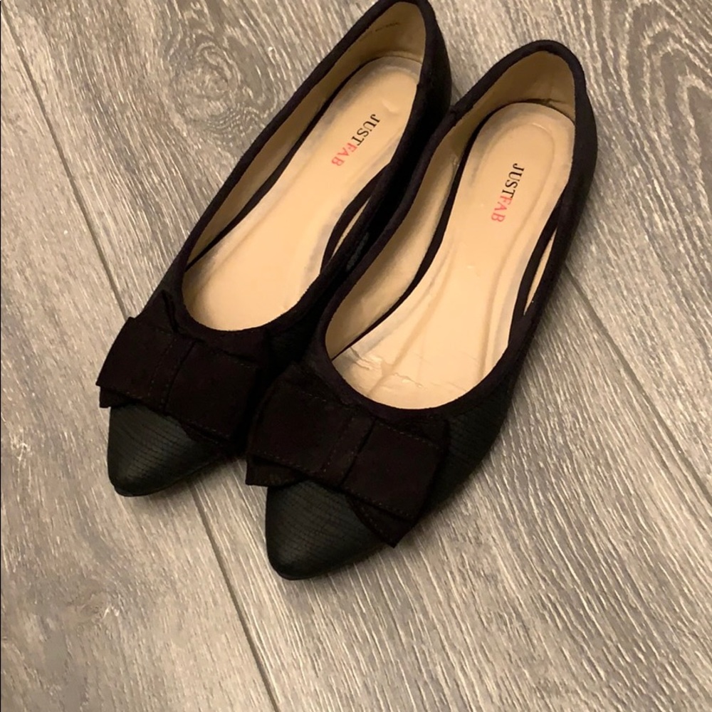 Black flats with bow